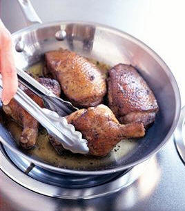 Pato cocinado en cazuela