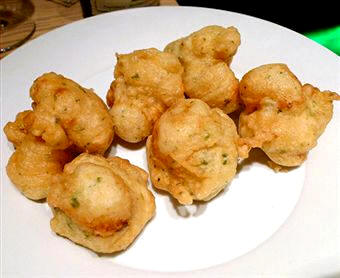 Los buñuelos son un ejemplo de uso de los huevos como leudante