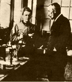 LOS ESPOSOS CURIE. Pierre y Marie efectuaron perseverantes investigaciones hasta descubrir el radio y, también, el polonio.