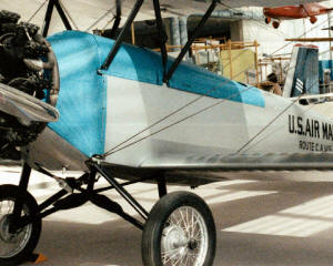 El correo aéreo se inició junto con el transporte de mercancías en la década de 1920