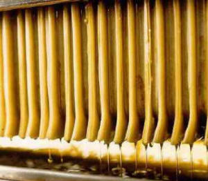 Proceso de refinado: decoloración física y desodorización. Foto www.aceitedeoliva.com